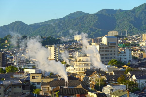 別府鉄輪温泉の街並み