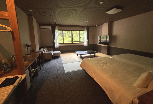 箱根温泉宿の和洋室客室