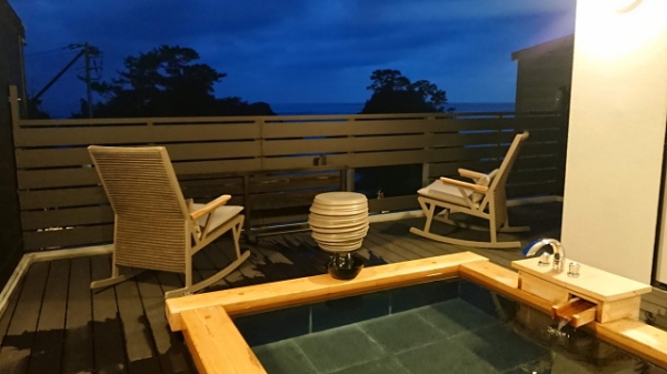 箱根 客室露天風呂 ウッドデッキ 開放的な露天風呂付き客室