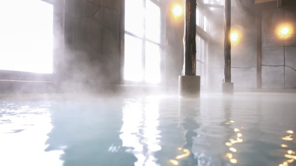 温泉の内湯のイメージ(滑りやすさに注意)